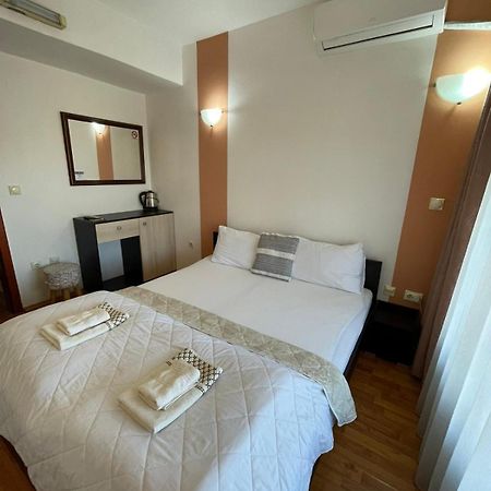 The Bulevard Hotel Skopje Esterno foto