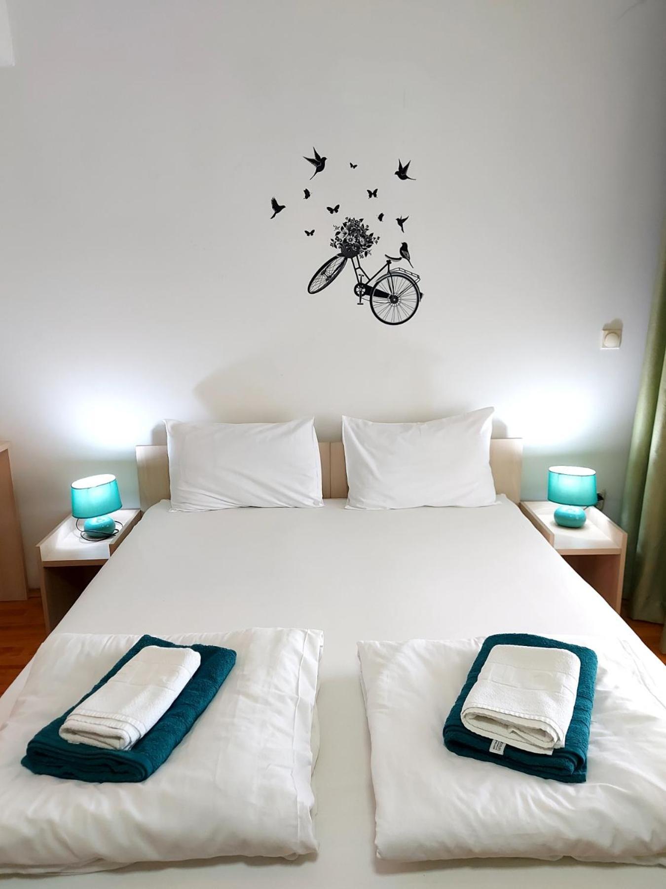 The Bulevard Hotel Skopje Esterno foto