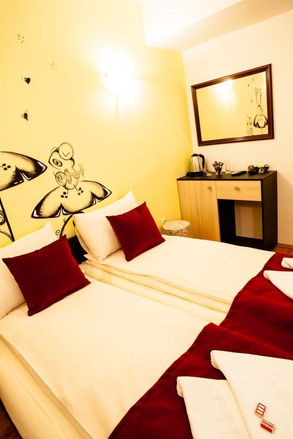 The Bulevard Hotel Skopje Esterno foto