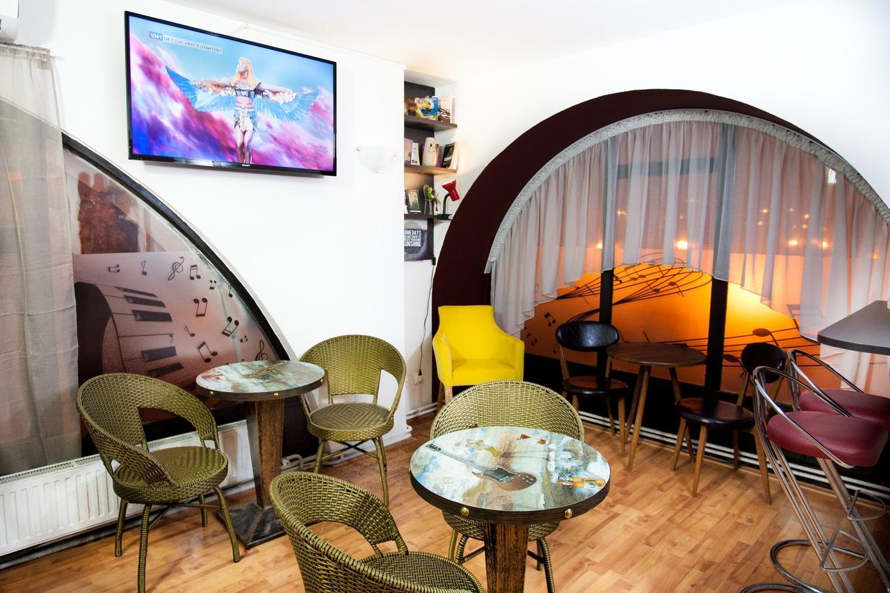 The Bulevard Hotel Skopje Esterno foto