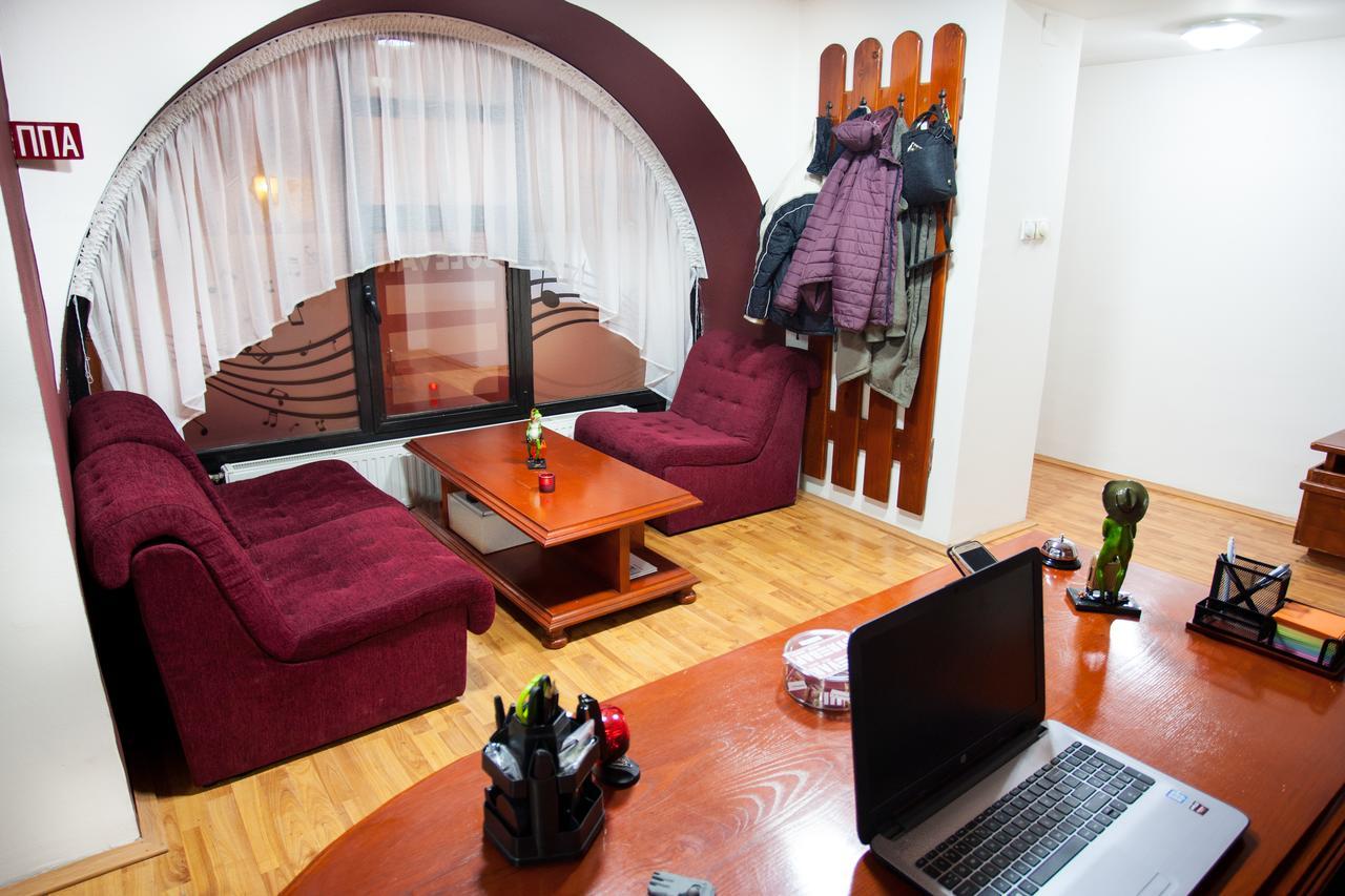 The Bulevard Hotel Skopje Esterno foto
