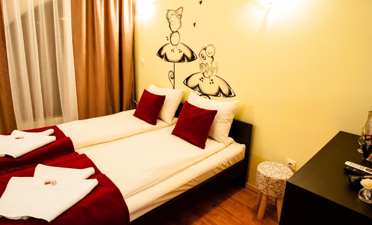 The Bulevard Hotel Skopje Esterno foto