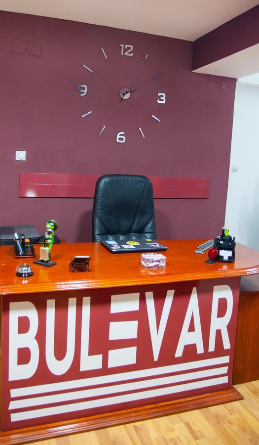 The Bulevard Hotel Skopje Esterno foto