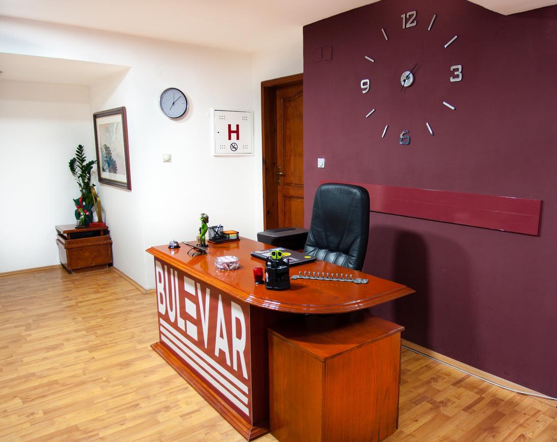 The Bulevard Hotel Skopje Esterno foto