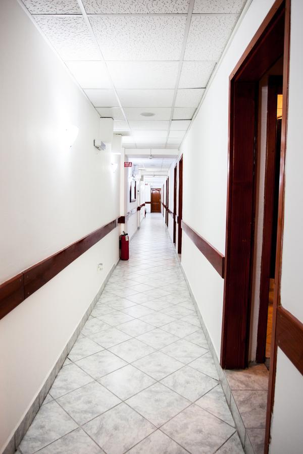 The Bulevard Hotel Skopje Esterno foto