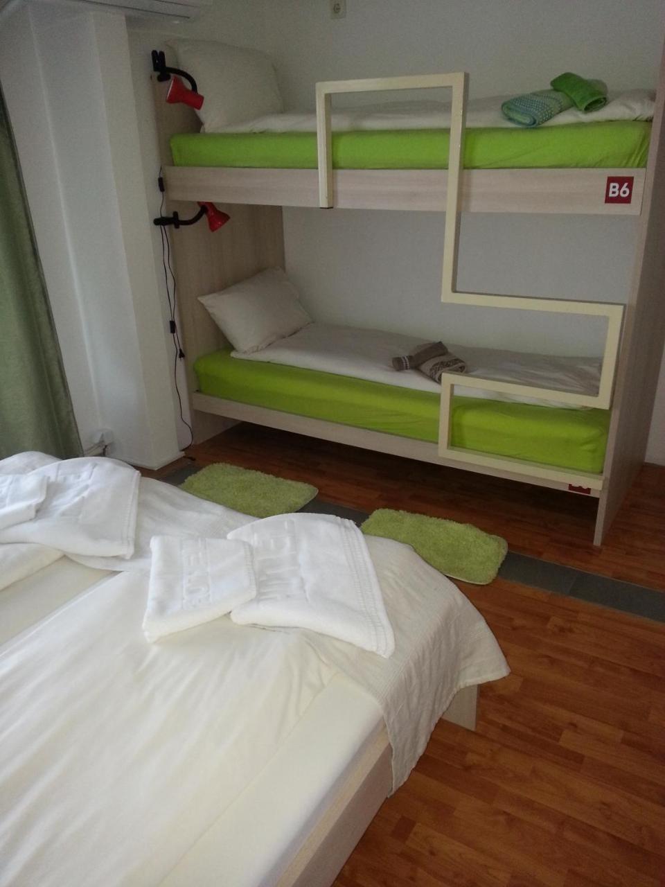 The Bulevard Hotel Skopje Esterno foto