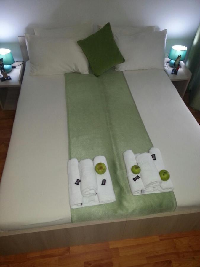 The Bulevard Hotel Skopje Esterno foto