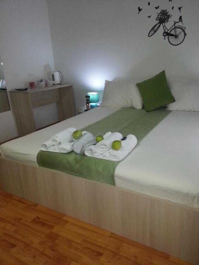 The Bulevard Hotel Skopje Esterno foto