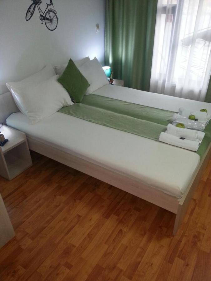 The Bulevard Hotel Skopje Esterno foto