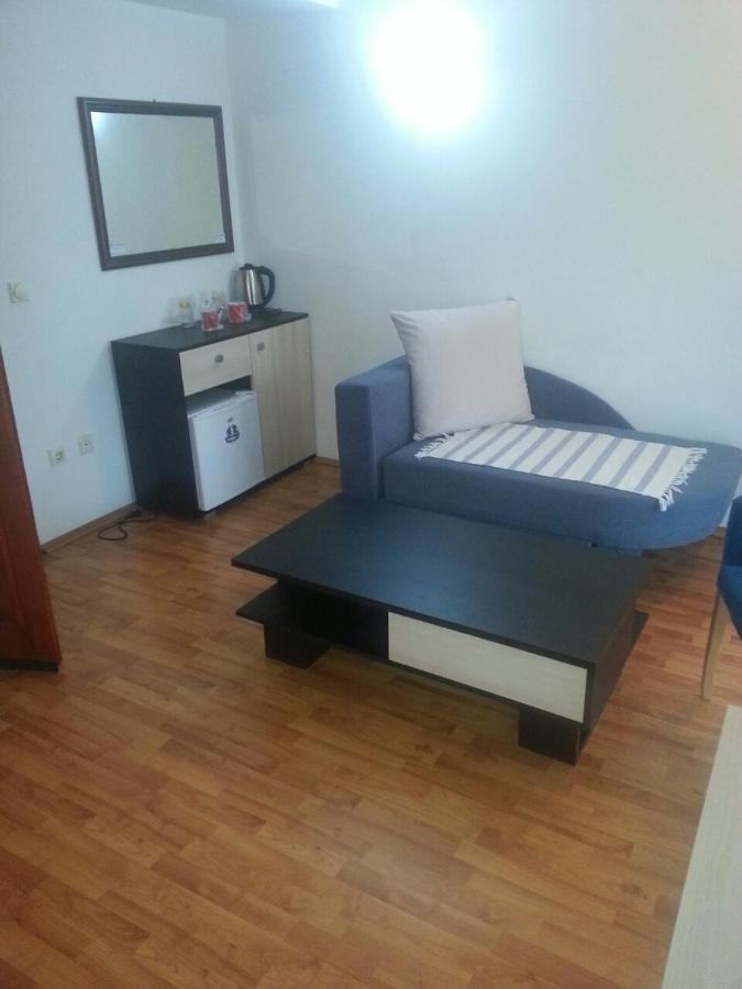 The Bulevard Hotel Skopje Esterno foto