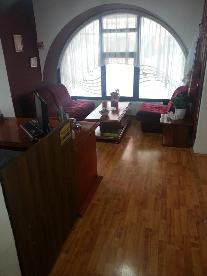 The Bulevard Hotel Skopje Esterno foto