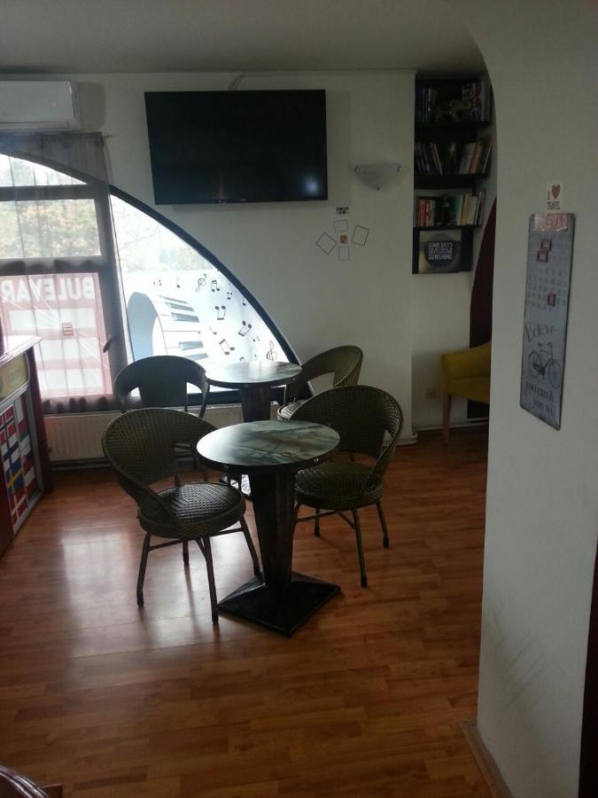 The Bulevard Hotel Skopje Esterno foto