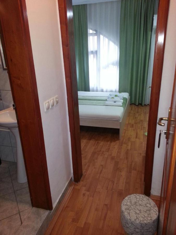 The Bulevard Hotel Skopje Esterno foto